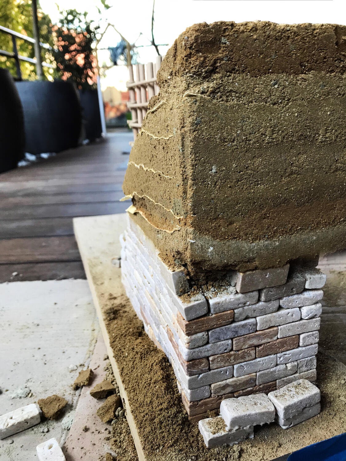 Maquette 20 - Totem, granite base and rammed earth